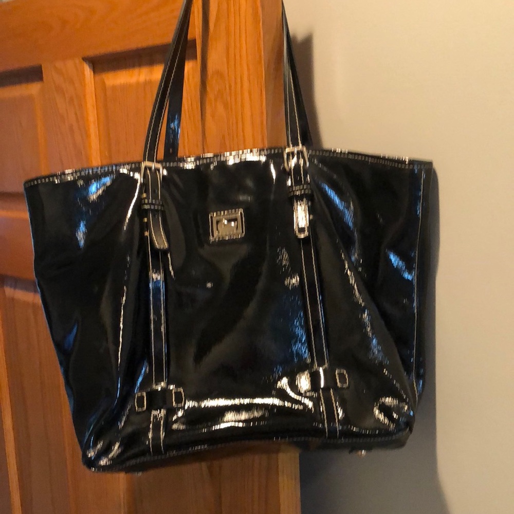 Dooney and Bourke purse